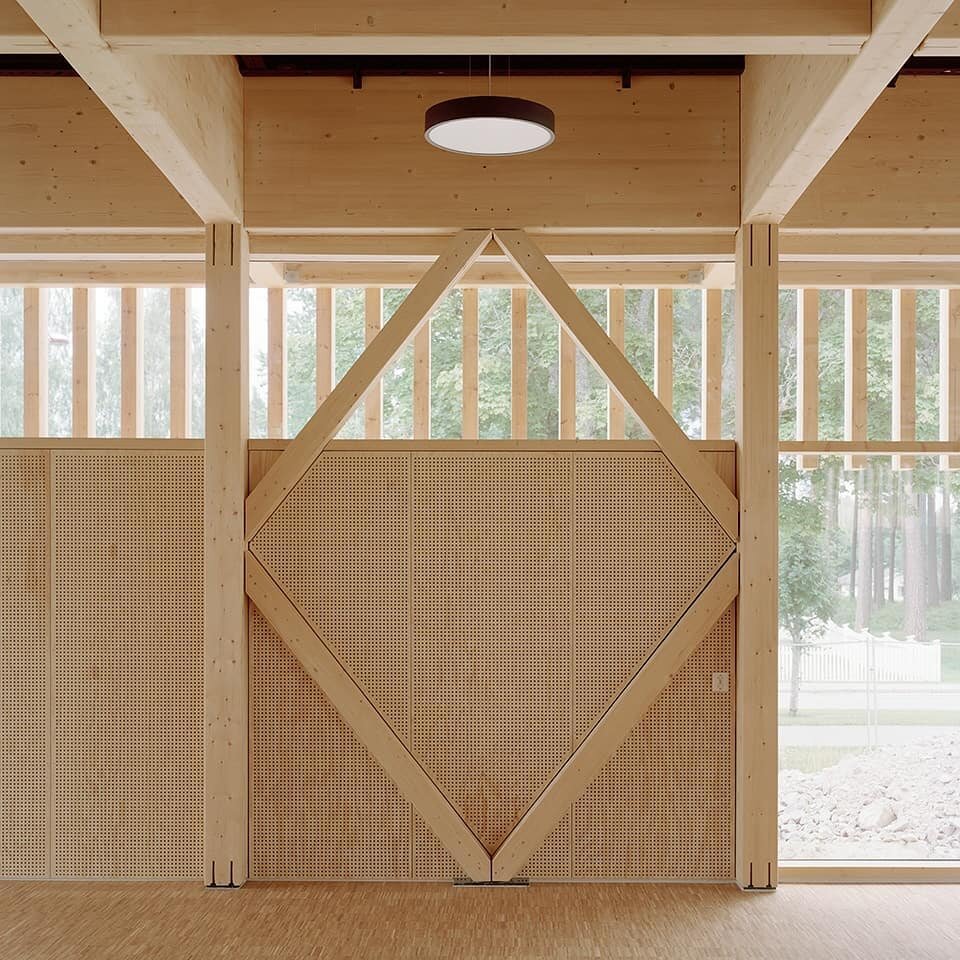 Library in V&aring;ler, Norway, 2021

Photo: @rasmus.norlander 

#tr&aelig;huse #clt #tuliniuslind #danskarkitektur #danisharchitecture #norwayarchitecture #woodbuilding #sustainablearchitecture #v&aring;ler