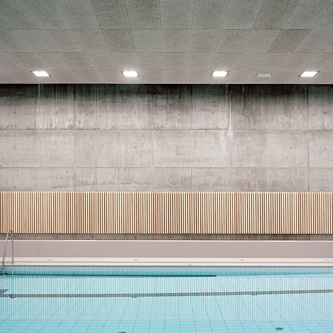 Concrete, wood and water
Swimming pool in the Activity house, 2021
&nbsp;
Photo: @rasmus.norlander

#danskarkitektur #danisharchitecture #sustainablearchitecture
#tuliniuslind #woodbuilding #tr&aelig;huse #norwayarchitecture