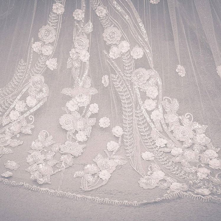dot-n-cross-charlotte-louise-bridal-lace-veil.JPG