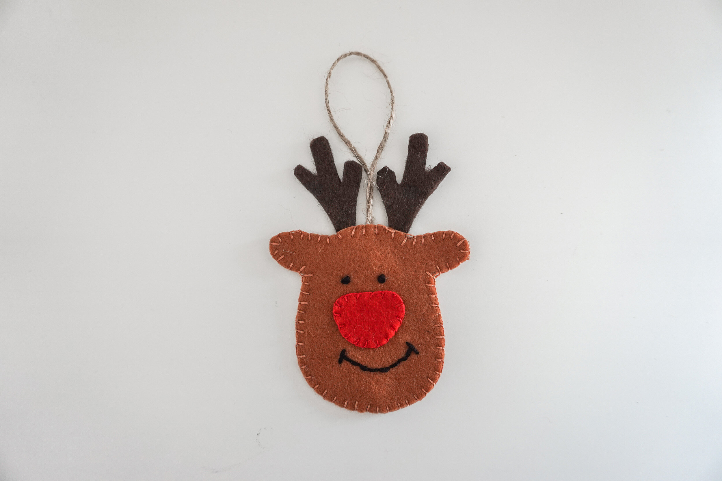 dot-n-cross-diy-felt-christmas-tree-decorations-rudolph-reindeer.jpg