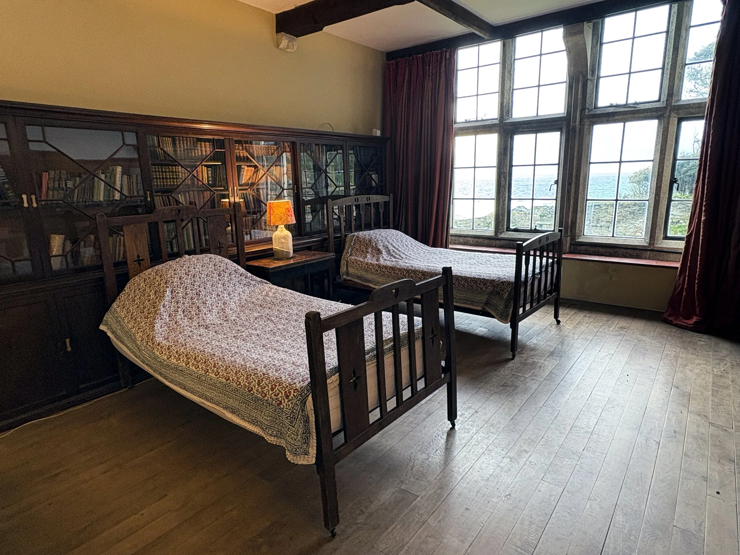 ROOM 2