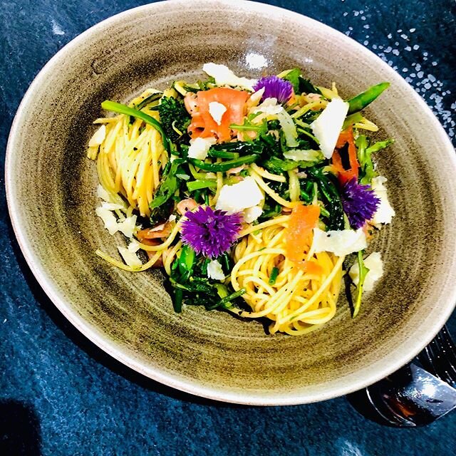 Mid week meals can be fun to! New section coming soon on the website this smoked salmon pasta dish can be ready in 10 minutes with garden asparagus and chive flowers #lymington #hampshire #catering #caterer #food #pasta #lockdowndinners