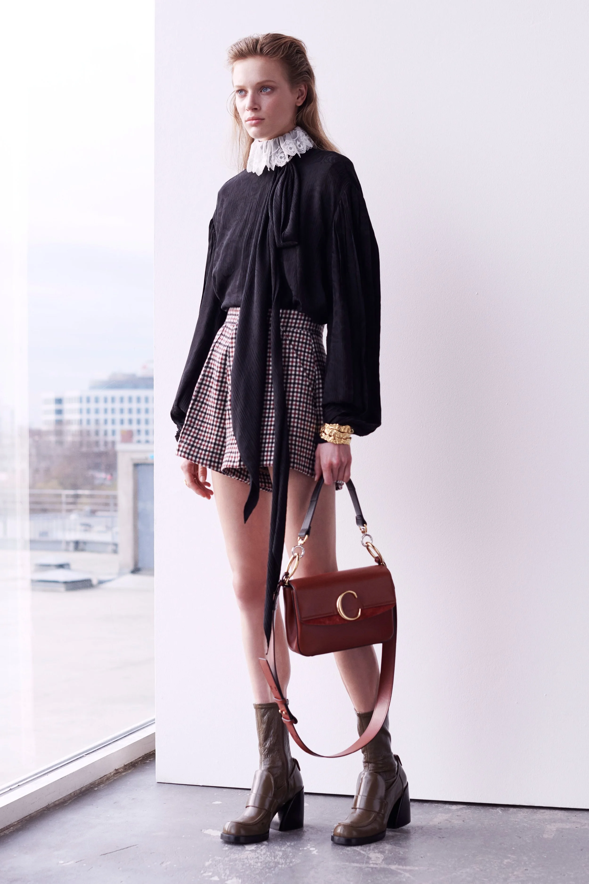 00001-chloe-paris-pre-fall-2019.jpg