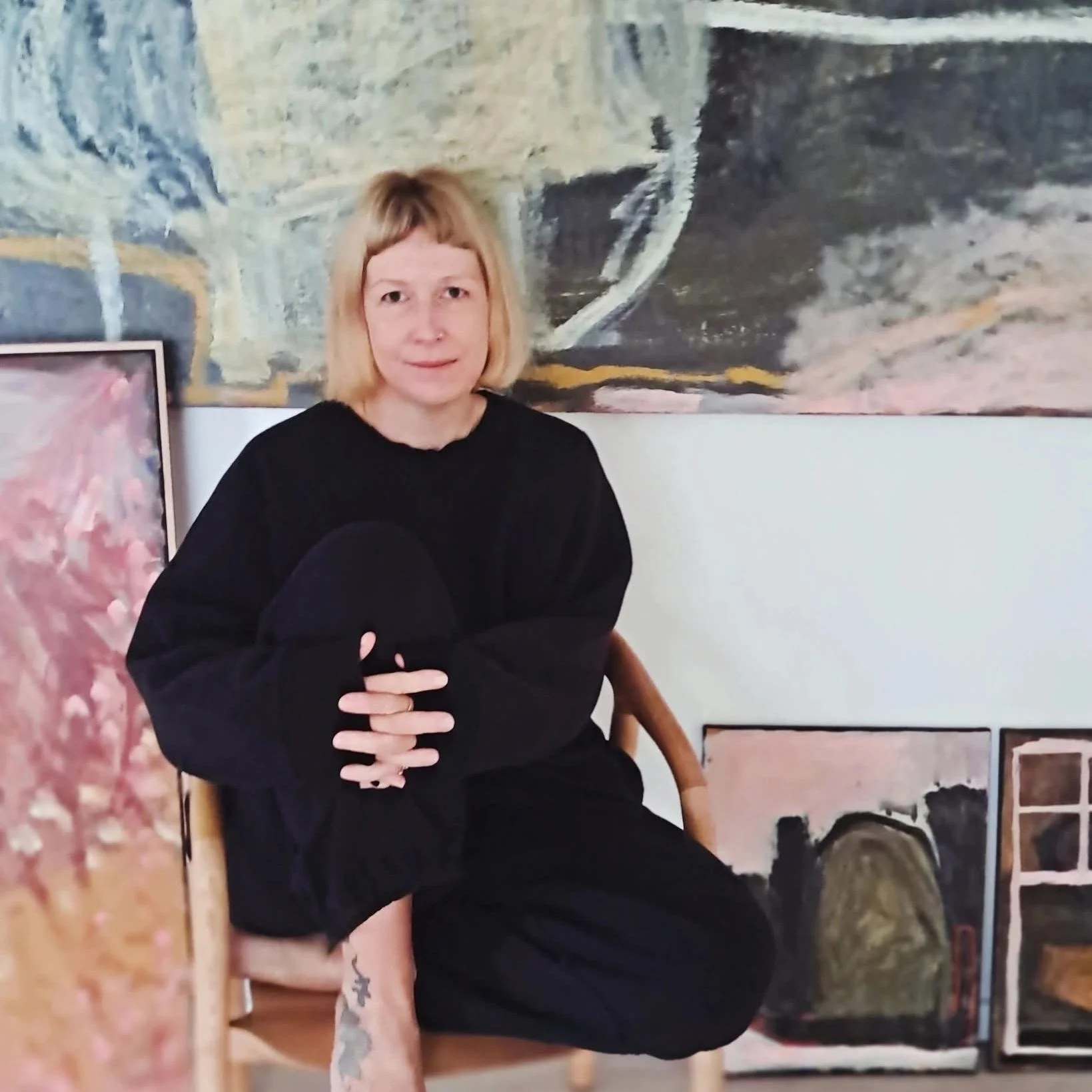 We are SO lucky to get exciting sneak peek's of upcoming exhibitions, and wow this one looks good!!
@eirachidgeyart, an amazingly talented artist is presenting some stunning pieces in her fourth SOLO exhibition, 'Becoming Visible' at @westergallery .