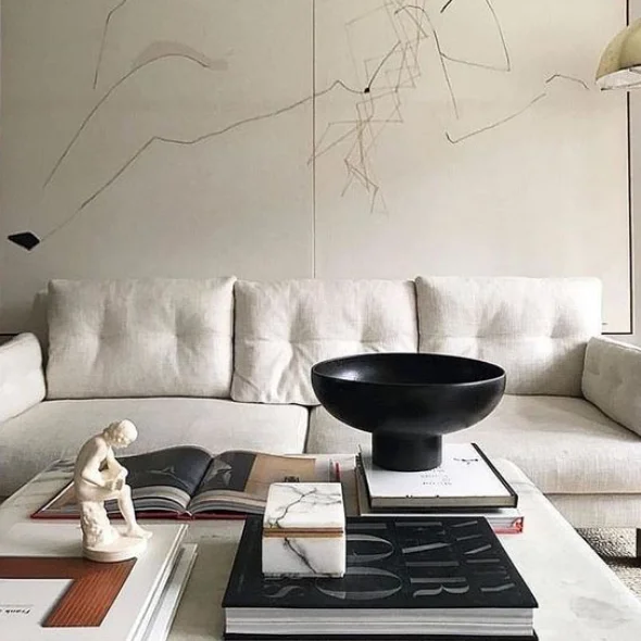 STYLING & HANDOVER When the construction and decoration are complete, we will arrange a full site clean. We coordinate shipments, quality control new deliveries, positioning new purchases and existing treasures. We then finish the look with accessories and artwork to give each room a touch of your personality.