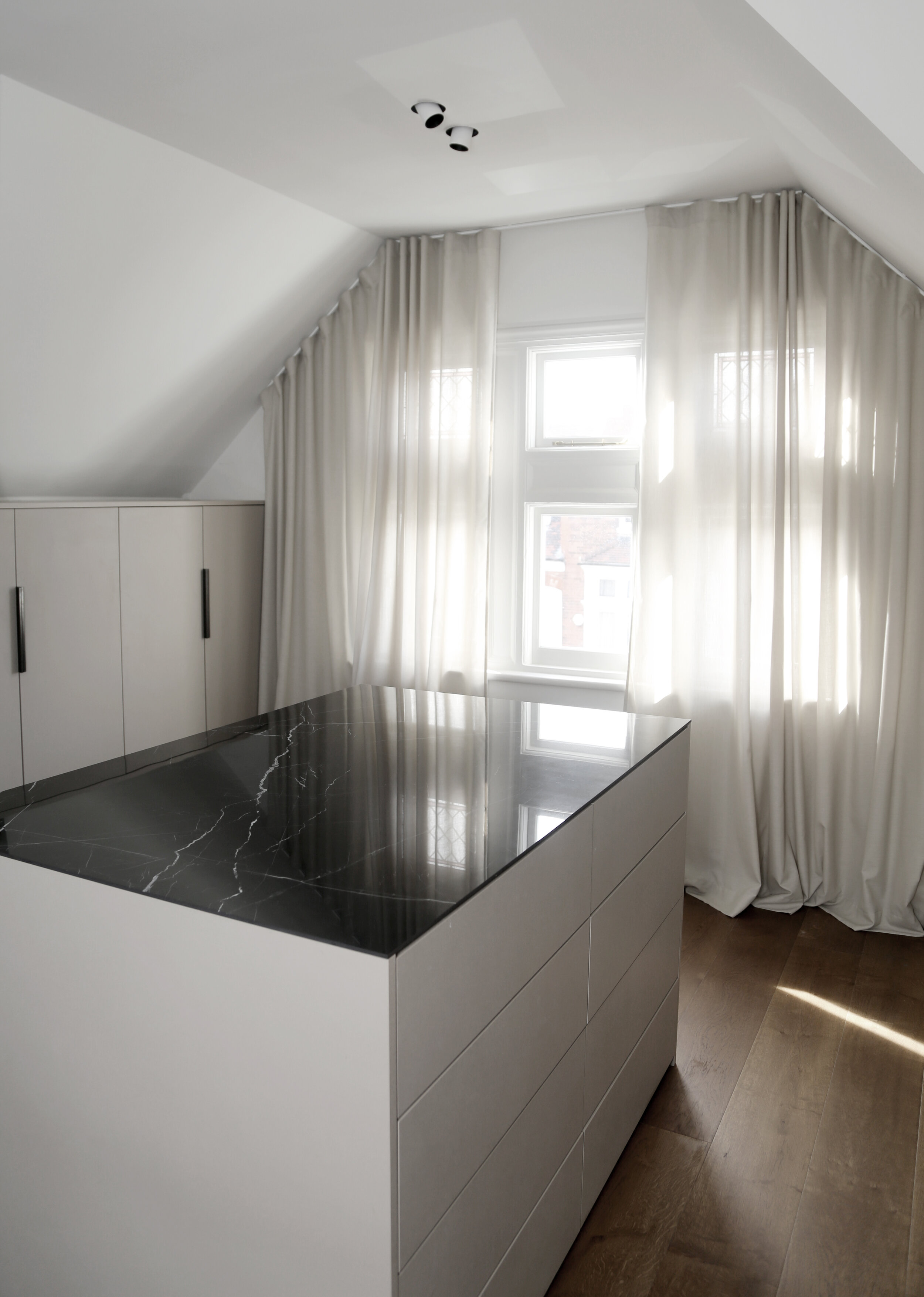 pastiche-studio-walk-in-wardrobe-design