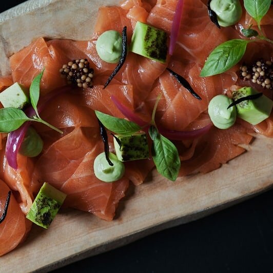 This spring weather calls for some Gravlax #chaudbleu #cookery #catering #gravlax #salmon