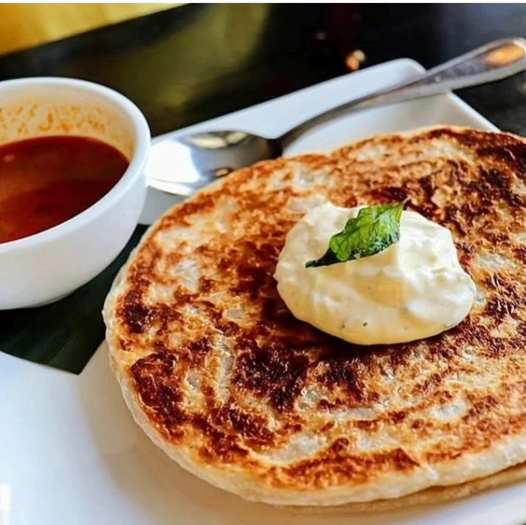 Murtabak for Lunch!
Every Saturday + Sunday from 1pm-4pm

#murtabak
#stuffedroti
#roti
#lunch
#mamak
#mmmalay
#fatchoito
#plantbased 
#Prosperity
#torontoveg
#tastetoronto
#veganfoodshare
#torontovegans
#veganeats
#vegetarian
#summer
#Saturday
#lunch