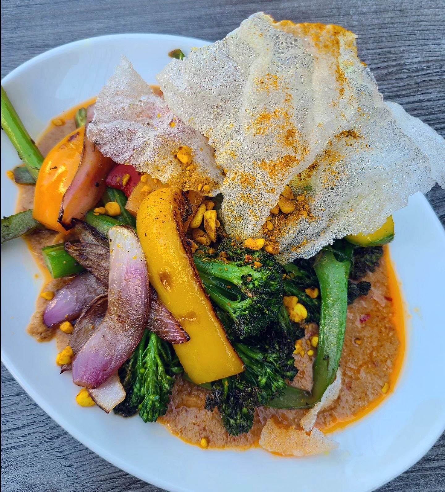 Satay Veg w acar pickled cukes and the best peanut sauce 😋 get it now on our Fall menu!

#eatyourveggies 
#satay
#Grilledveg
#malaysianfood
#ossington
#plantbased 
#fatchoito
#torontoveg
#tastetoronto
#veganfoodshare
#fall
#September
#torontolife
#w