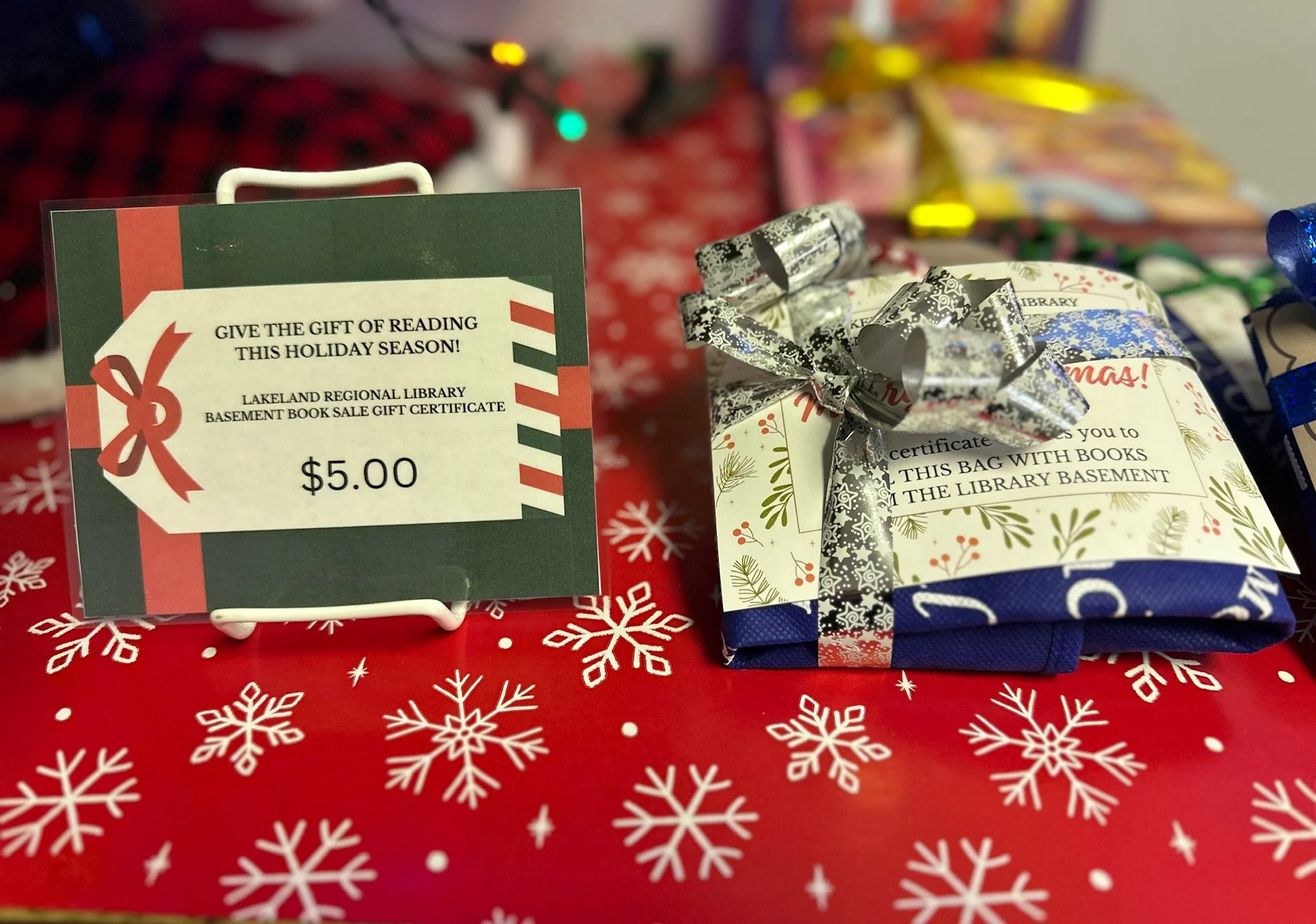 🎁📚 Give the gift of reading this holiday season!📚🎁

Looking for the perfect gift for the book lover in your life?  We've got you covered!🎉 Purchase a $5.00 library bag gift certificate, and your recipient can fill it with books from our Basement