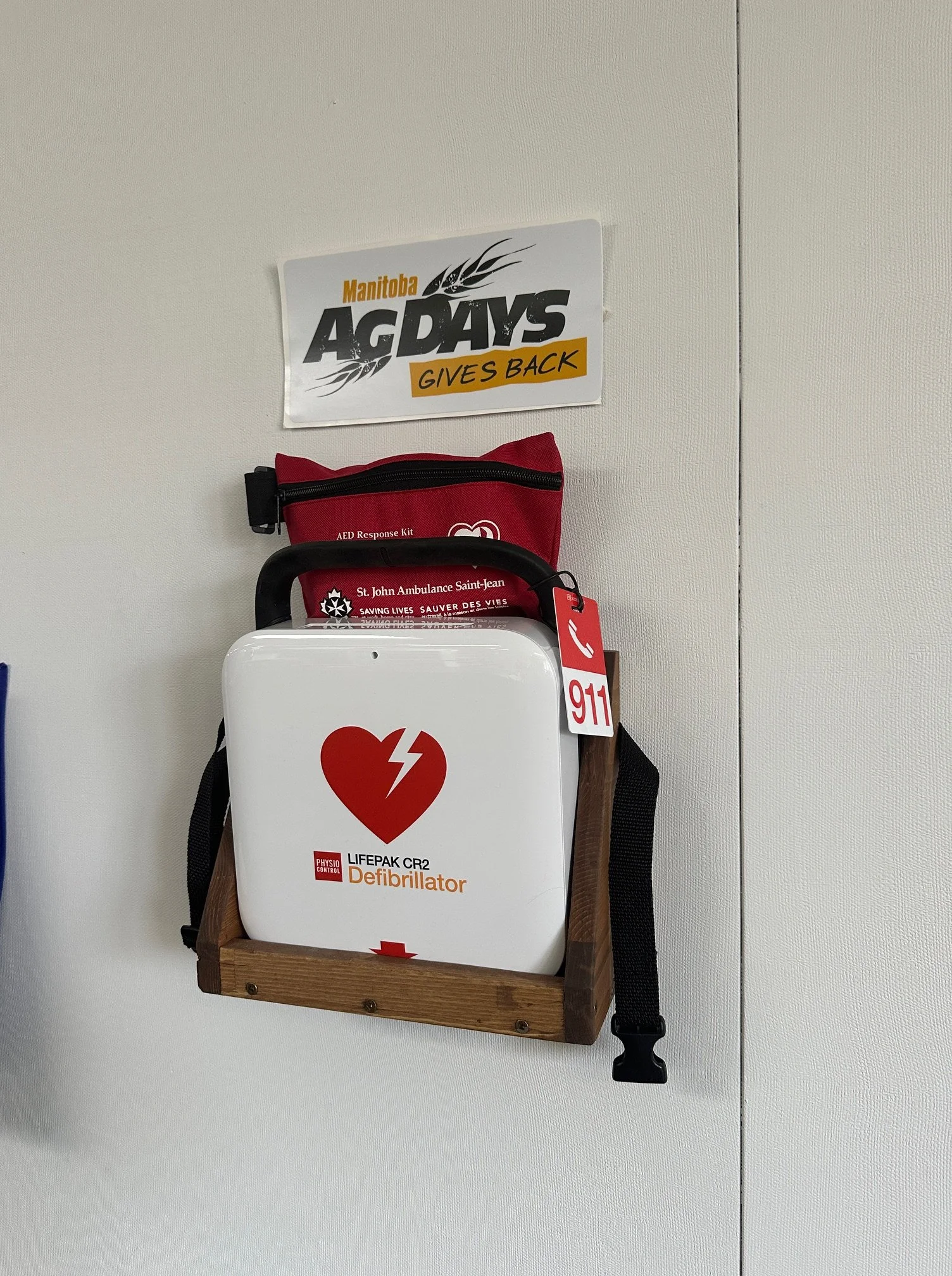 💛 Lakeland Regional Library is incredibly grateful to be a recipient of the Manitoba Ag Days Gives Back Community Grant!

This funding supported the cost-share purchase of an AED LifePAK CR2 and an AED Fast Response Kit, now available at the Killarn