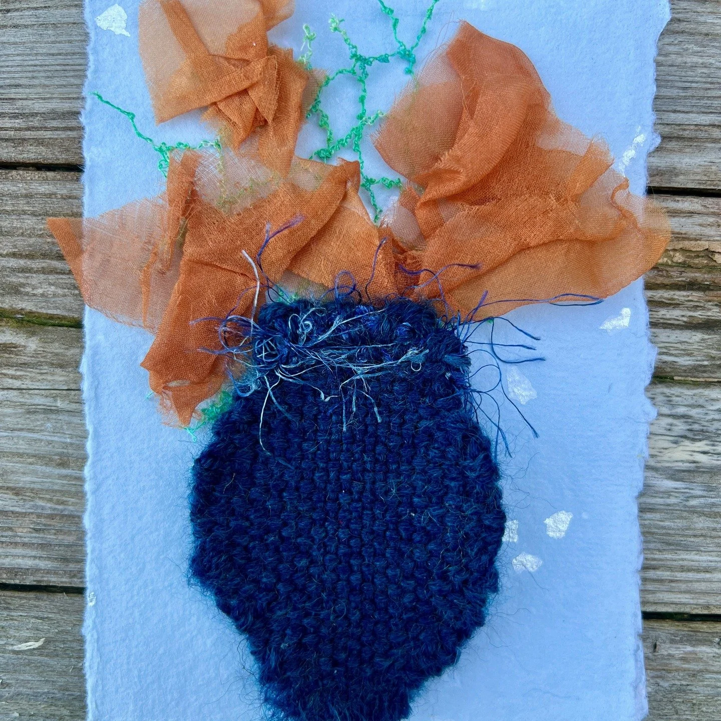 Day 2 - A wonky vase for the @dothe100dayproject where I'm focusing on using all of my of naturally dyed fabric scraps and yarns ends from my larger projects. ♻️

When small pieces of fabric and yarns aren't large enough to make the upcycled packs th