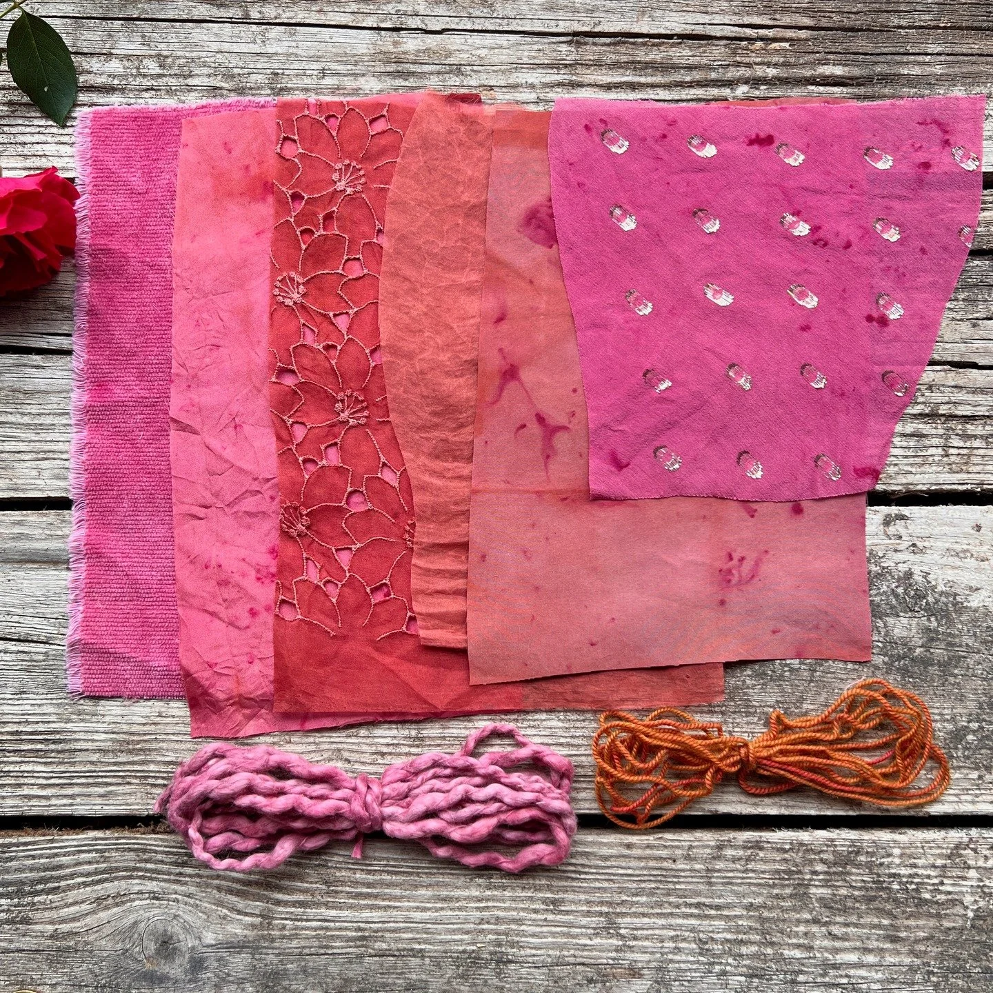 🌈 I've listed some #naturallydyed slow stitch fabric packs in my Etsy store! (link in bio) 😊 The first is Rose (8), and the second is Carnelian (7). The packs include a variety of plant dyed fabrics and yarns.

♻️ All of these #upcycled textiles ar