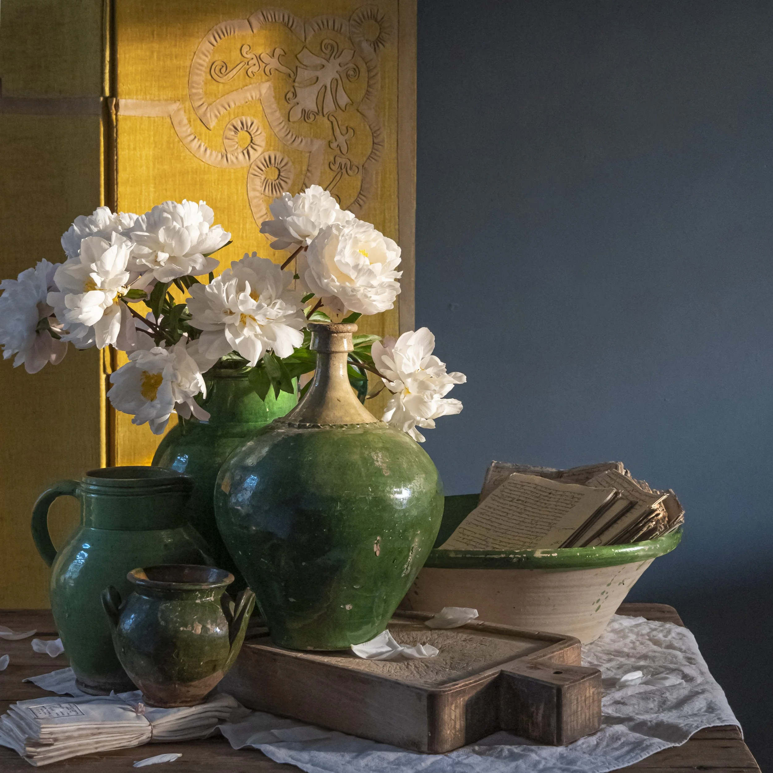 XMAS25 PROVENCALE URNS_5068-Edit.jpg