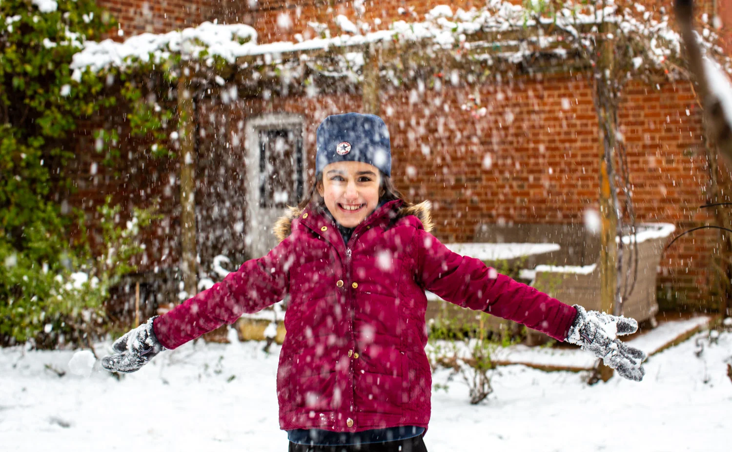 girl_in_snow.jpg