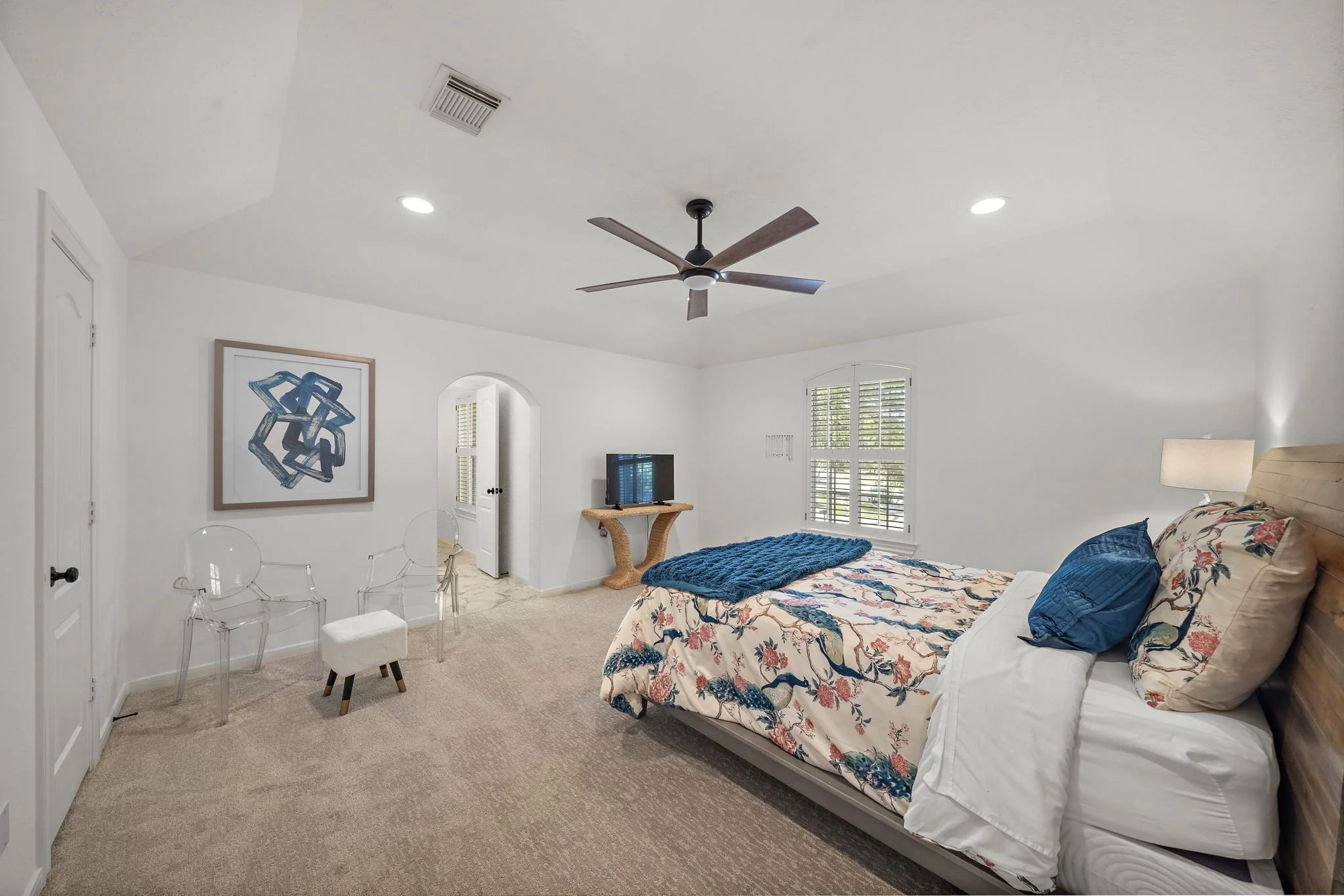 Unlock Your Dream Home (and Equity!): The Fixer-Upper Advantage