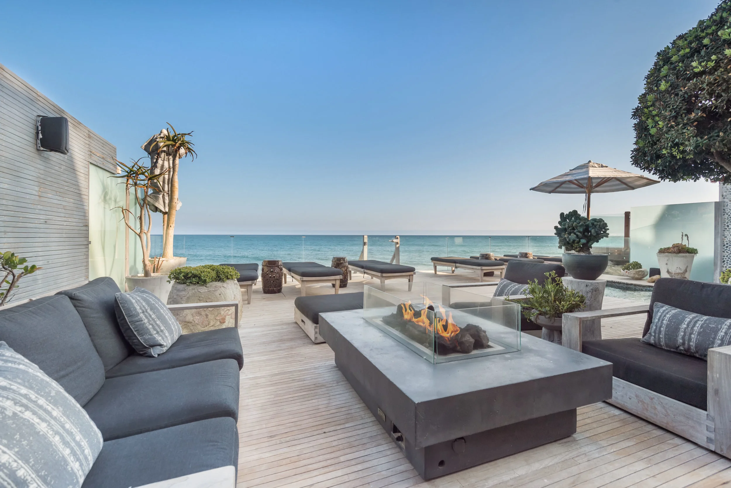 008+Deck+23930+Malibu+Road+For+Sale+Lease+The+Malibu+Life+Team+Luxury+Real+Estate.jpg