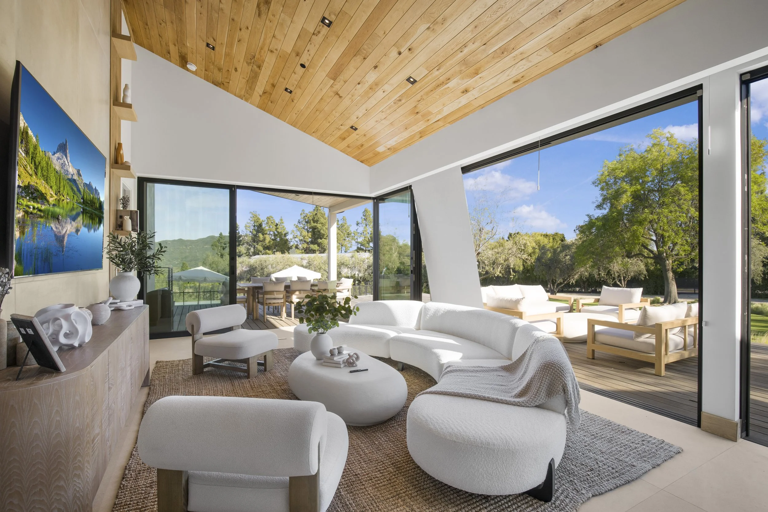 Lechusa Estate 6.jpg