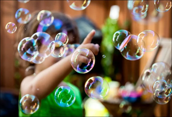 lilia_bubbles_backyard_01-600x408.jpg