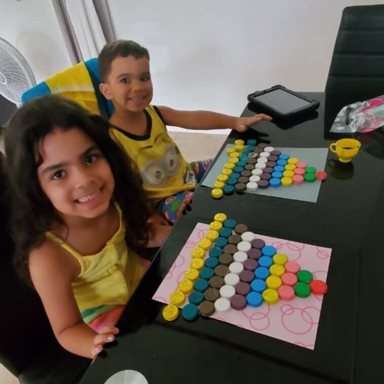 Jóvenes listos para servir