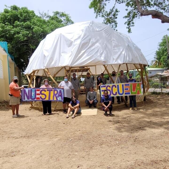 Firmes hacia su Escuela Montessori de Ciencias Marinas y Agricultura 