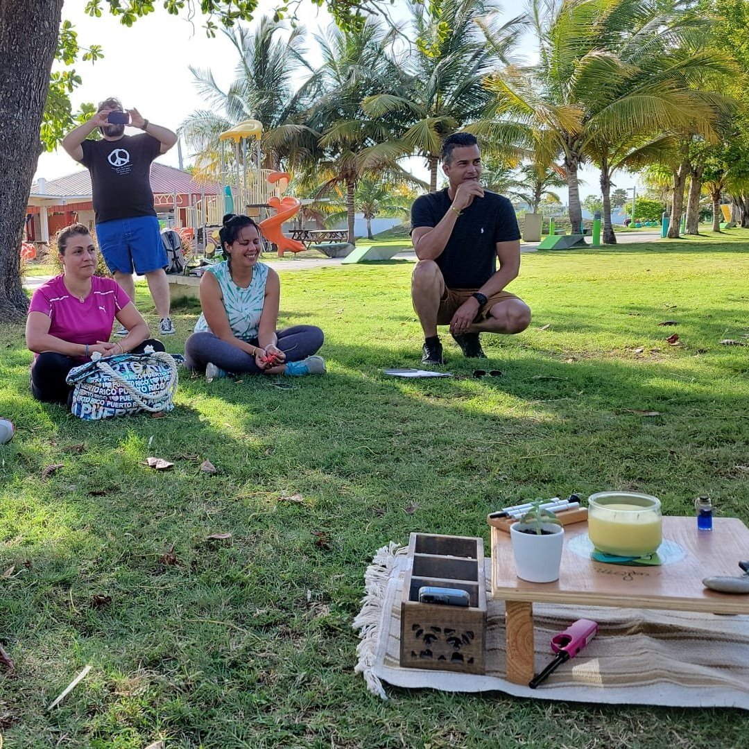 Aprendices adultos y directores de escuelas públicas Montessori viven el Erdkinder