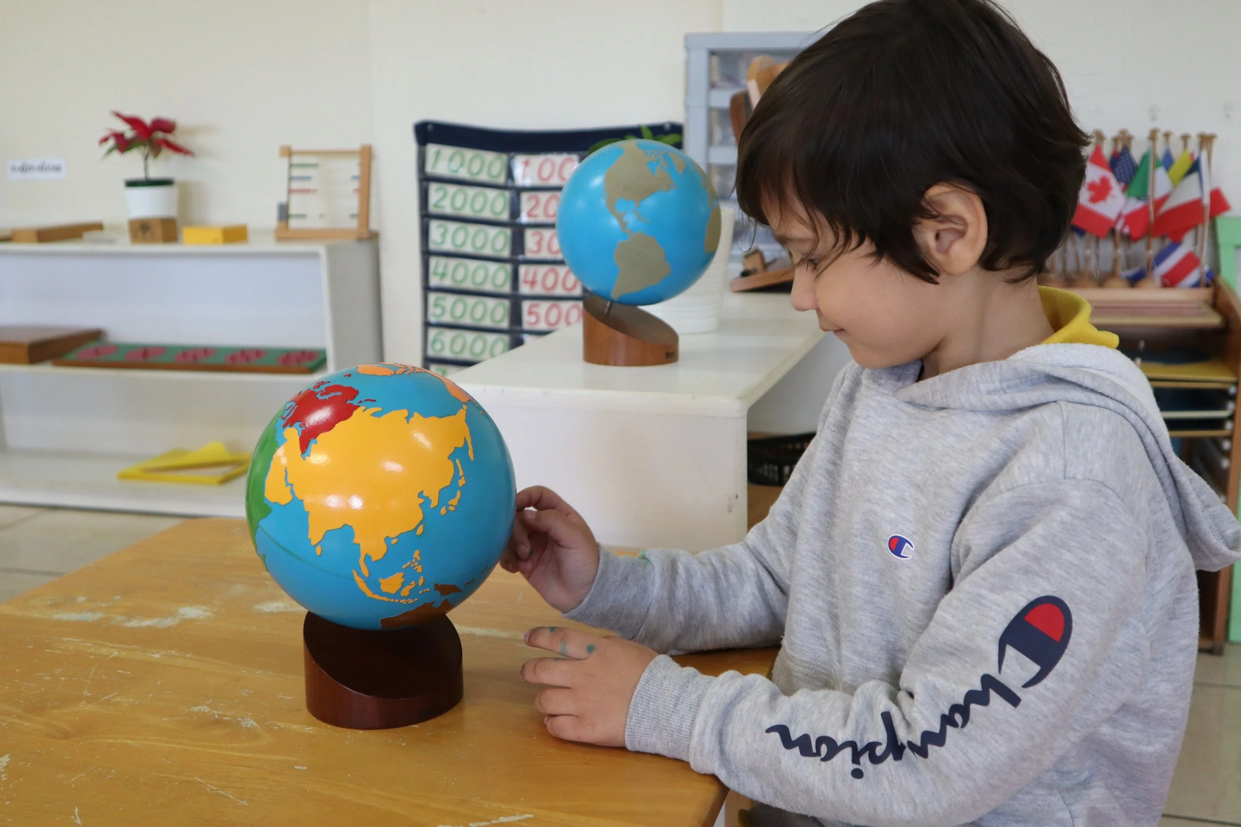 ¿Qué hace Montessori una buena alternativa educativa para tus hijos?