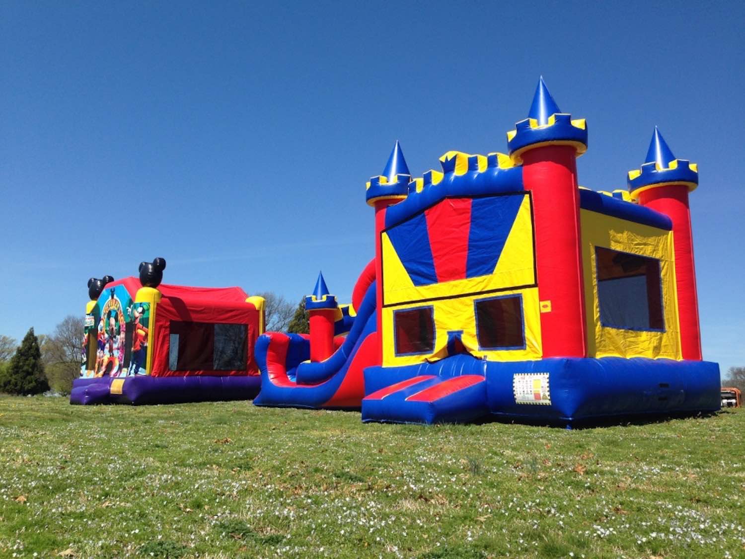 Cheap Bounce House Rentals Chicago thumbnail