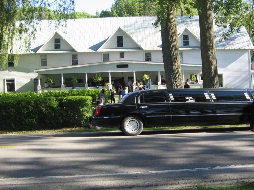 The-Manor_outside-500x375.jpg