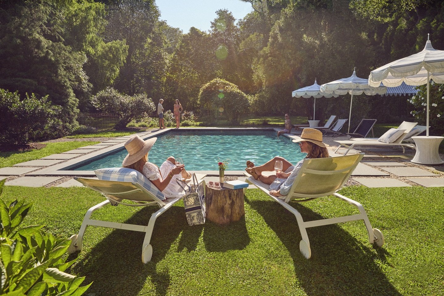 Your HOT #SlimAarons inspired summer starts now! Come hang with us poolside @aroomatthebeach! #heatwavebutmakeitchic #slimaarons #aroomatthebeach #hamptonsstyle #hamptonssummer2025 #Bridgehamptonsummer