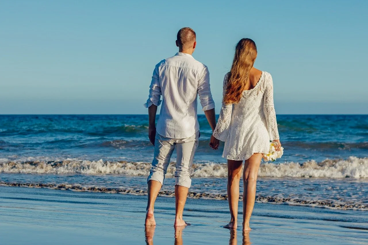 Planning the Perfect Beach Wedding: A Step-by-Step Guide