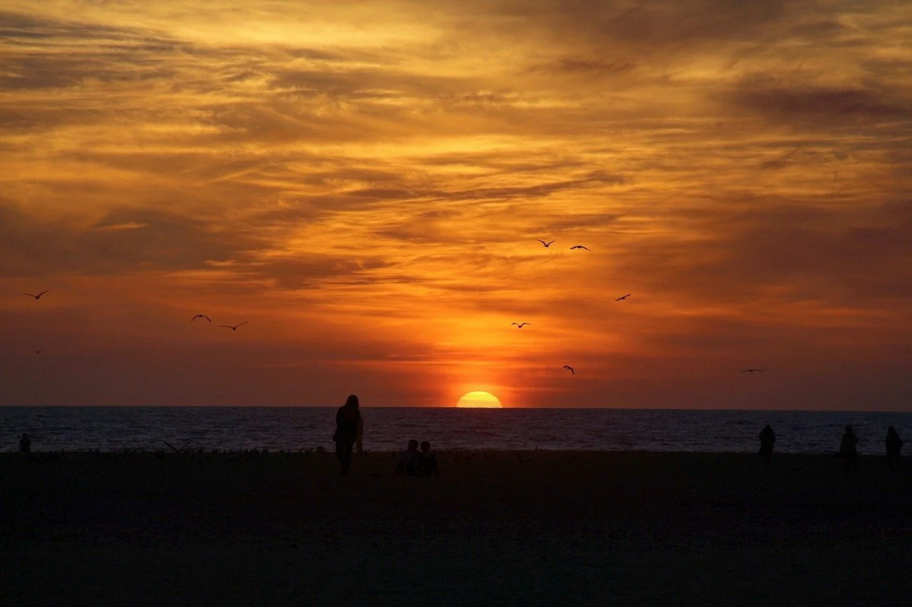 Staycation vs Vacation: What’s the Difference and How to Choose