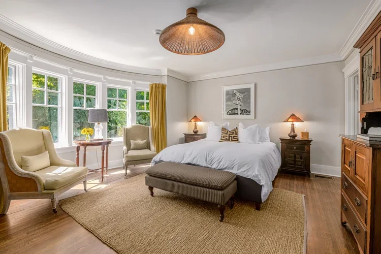 "A Mysterious Gem in a City Where Discovery and Tranquility Are Hard to Come By"