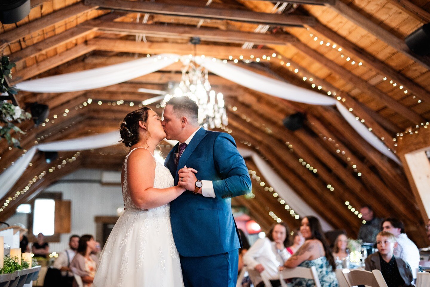 First dances ✨Is it just me or is there something so calming and relieving about having your first dance?! Melting away in your partners arms, ready to start the rest of your lives together.