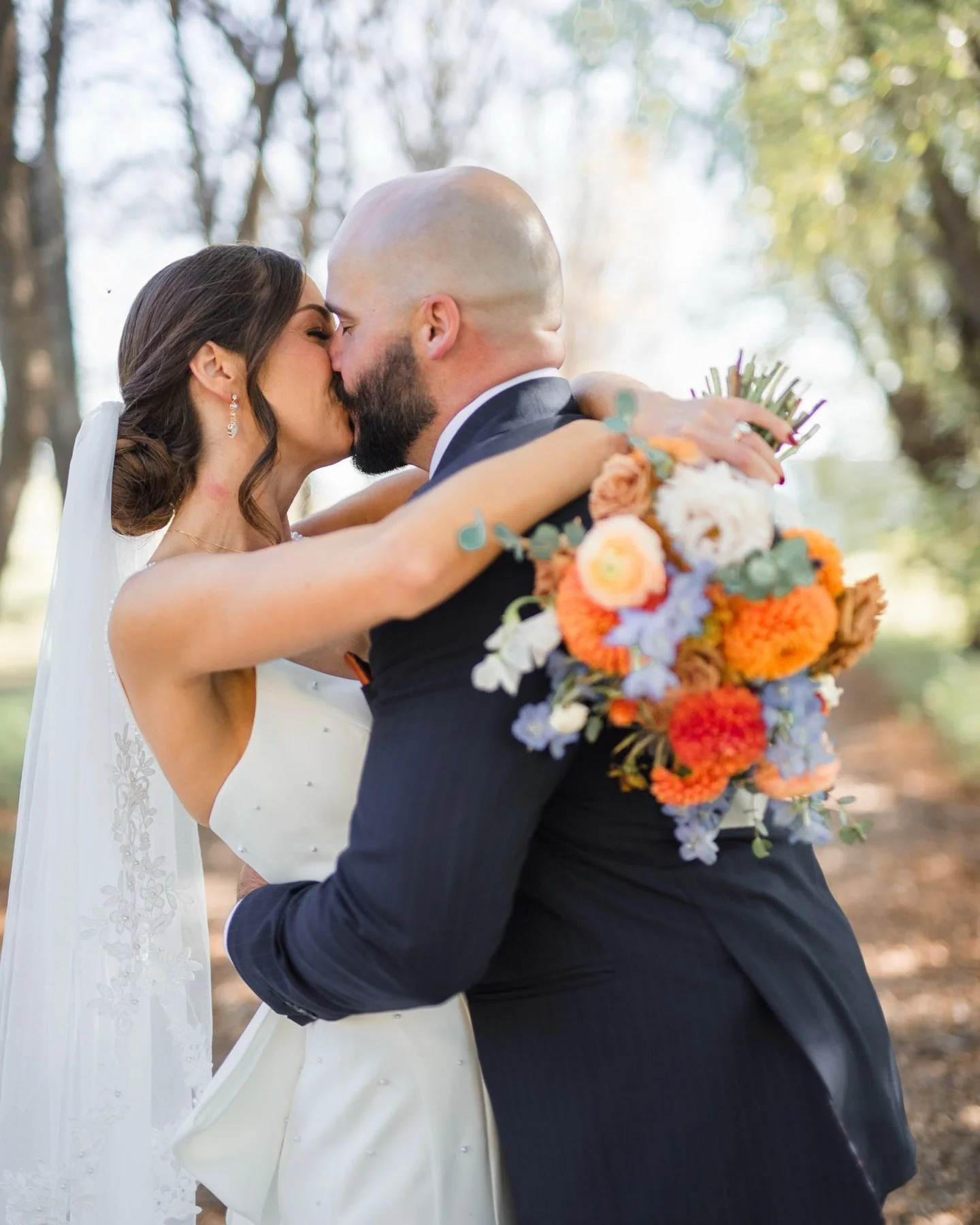 I love looking back at J+K&rsquo;s gallery. I think each part of the day deserves its own post 💖✨ they are some of the nicest, kind and thoughtful people I have had the privilege of documenting. Just brings back all the feels!!! 

Venue and florals: