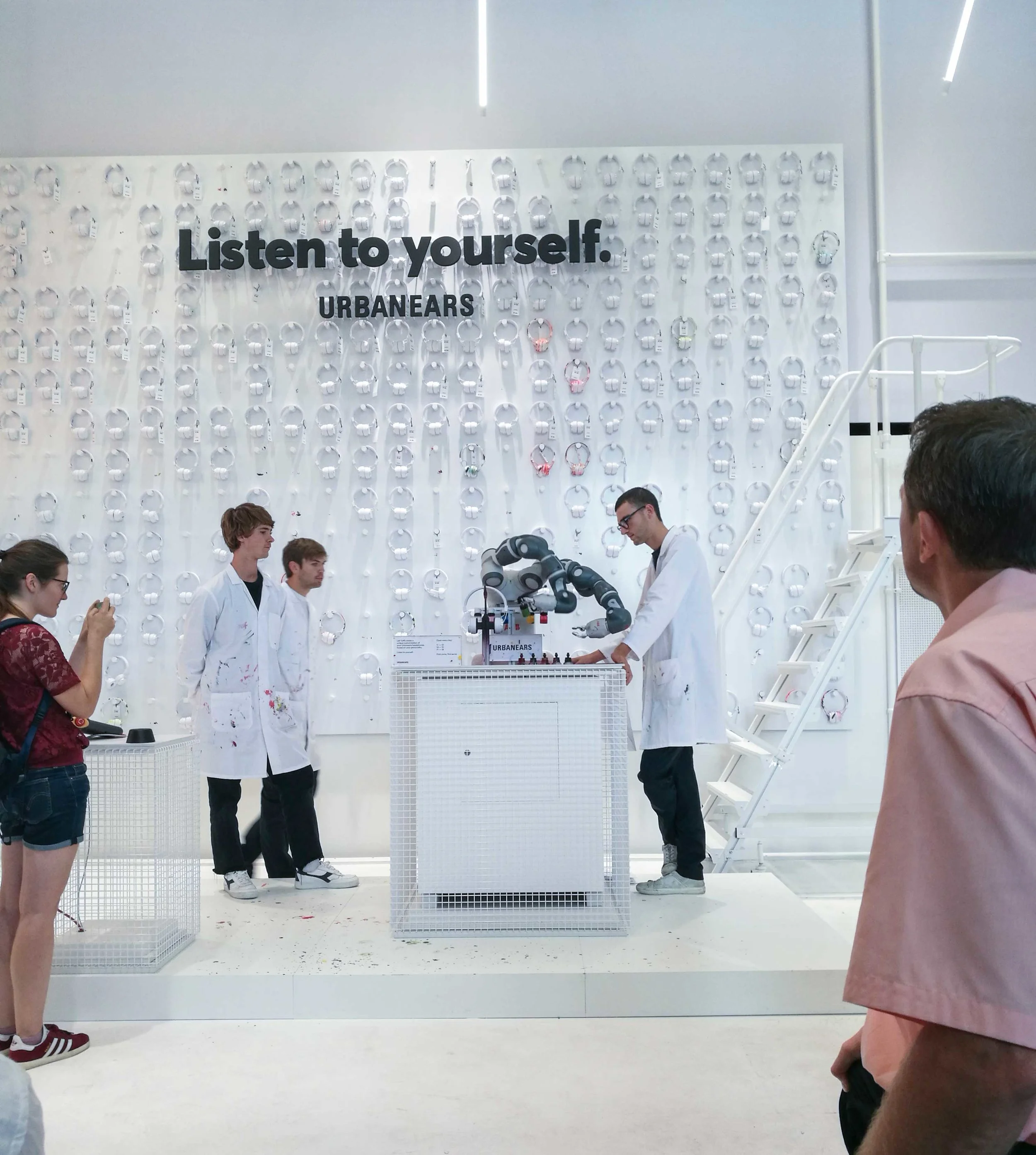Urbanears_robot_personalisation_ifa.jpg