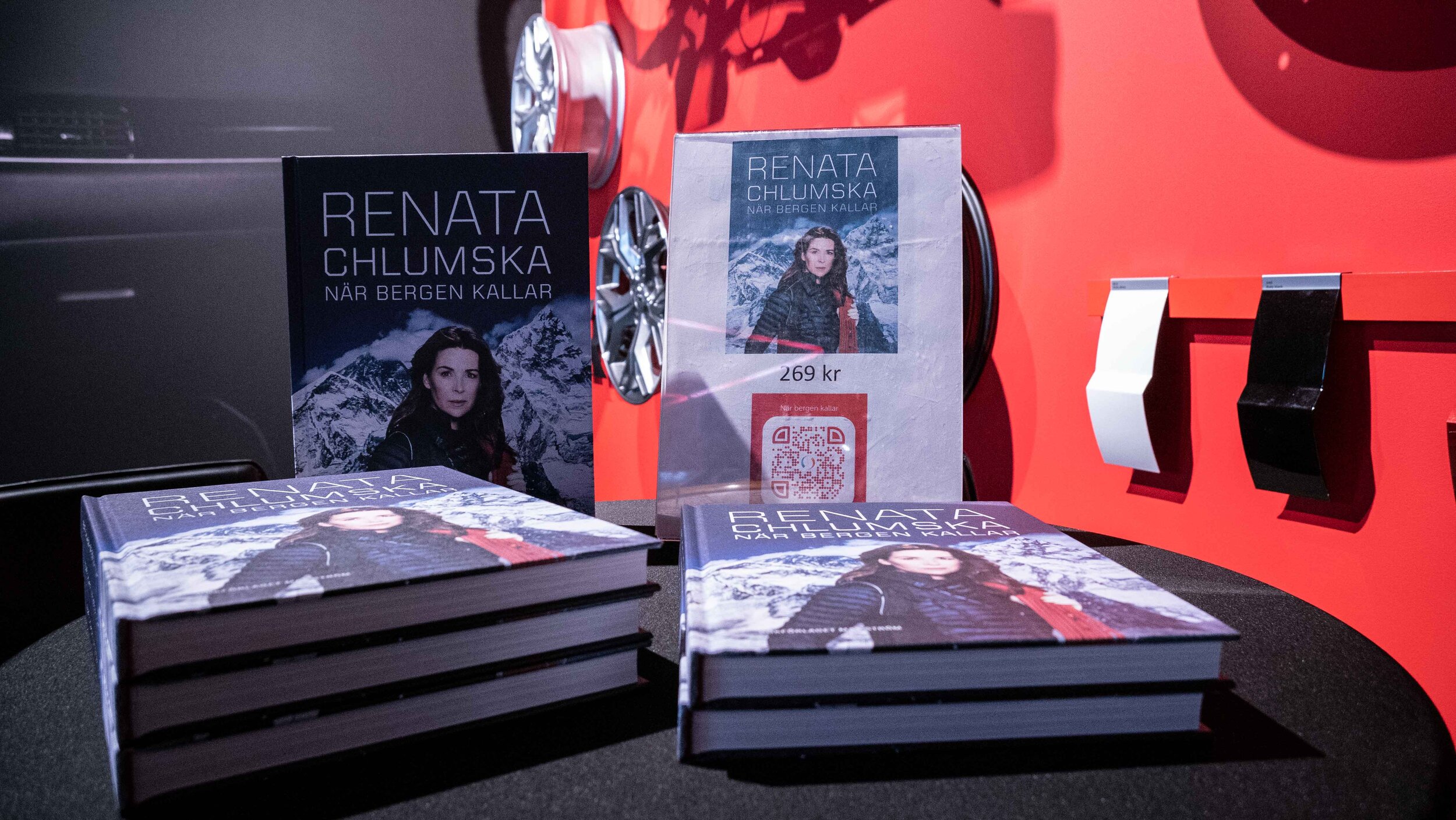 BOOK SIGNING WITH RENATA CHLUMSKA