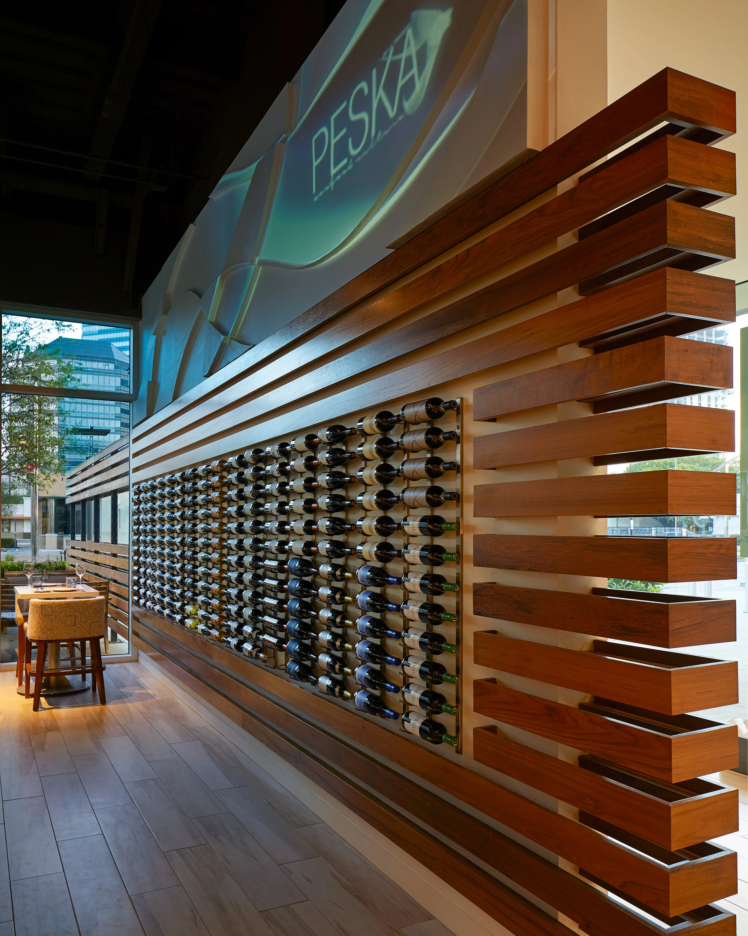 HIPHN_Peska_Wine Wall_Baldinger_150329.jpg