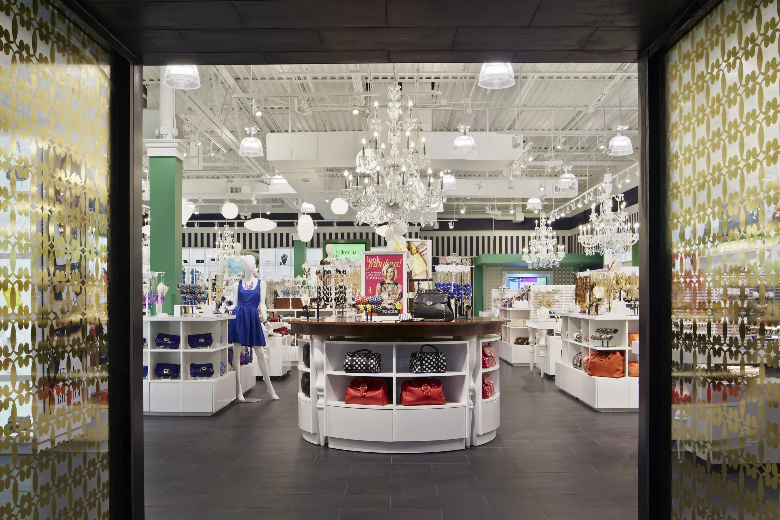 HIPHN_CharmingCharlie_Entry_Damonte_130807.jpg
