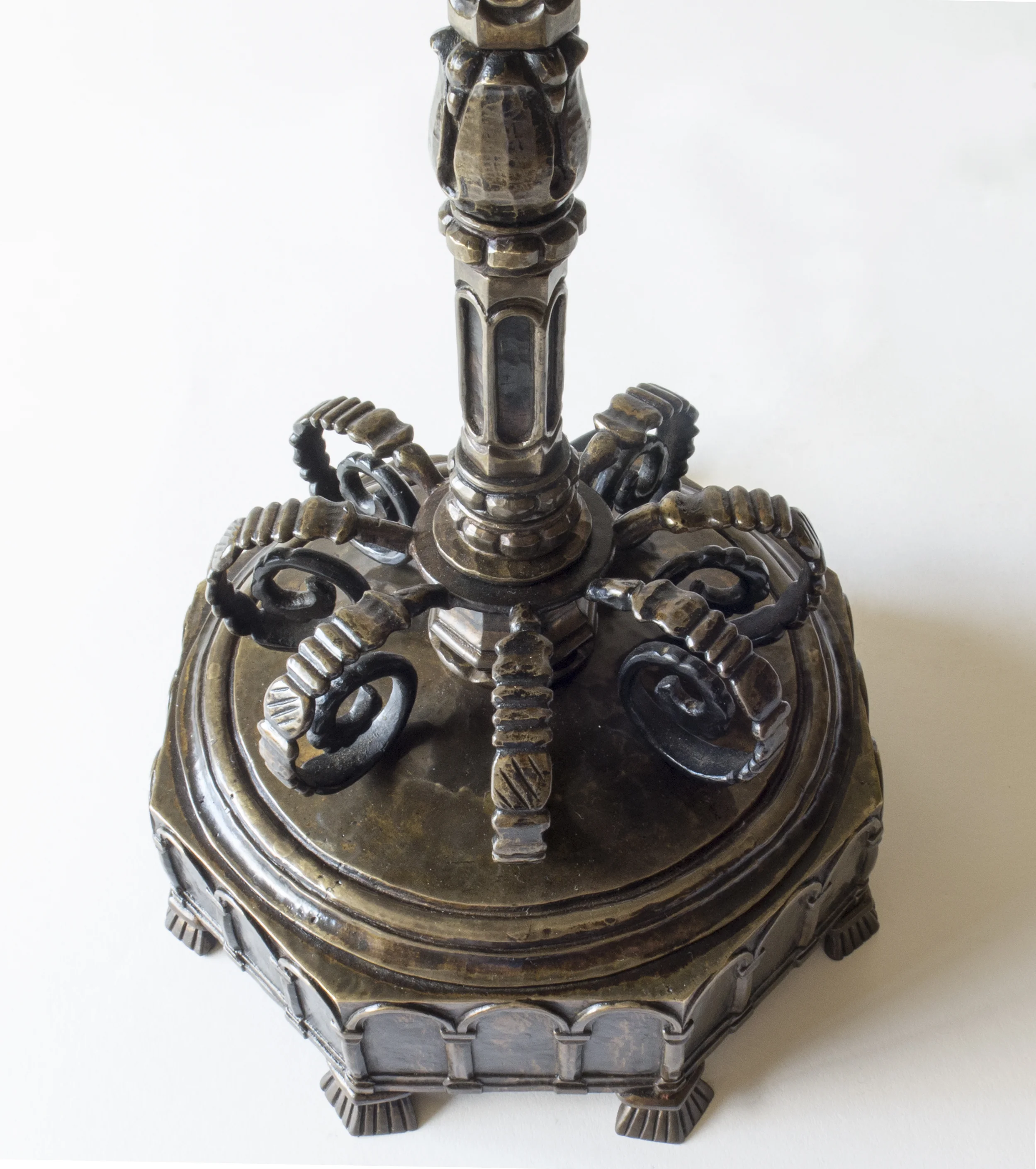 Bronze Lamp Detail5.jpg