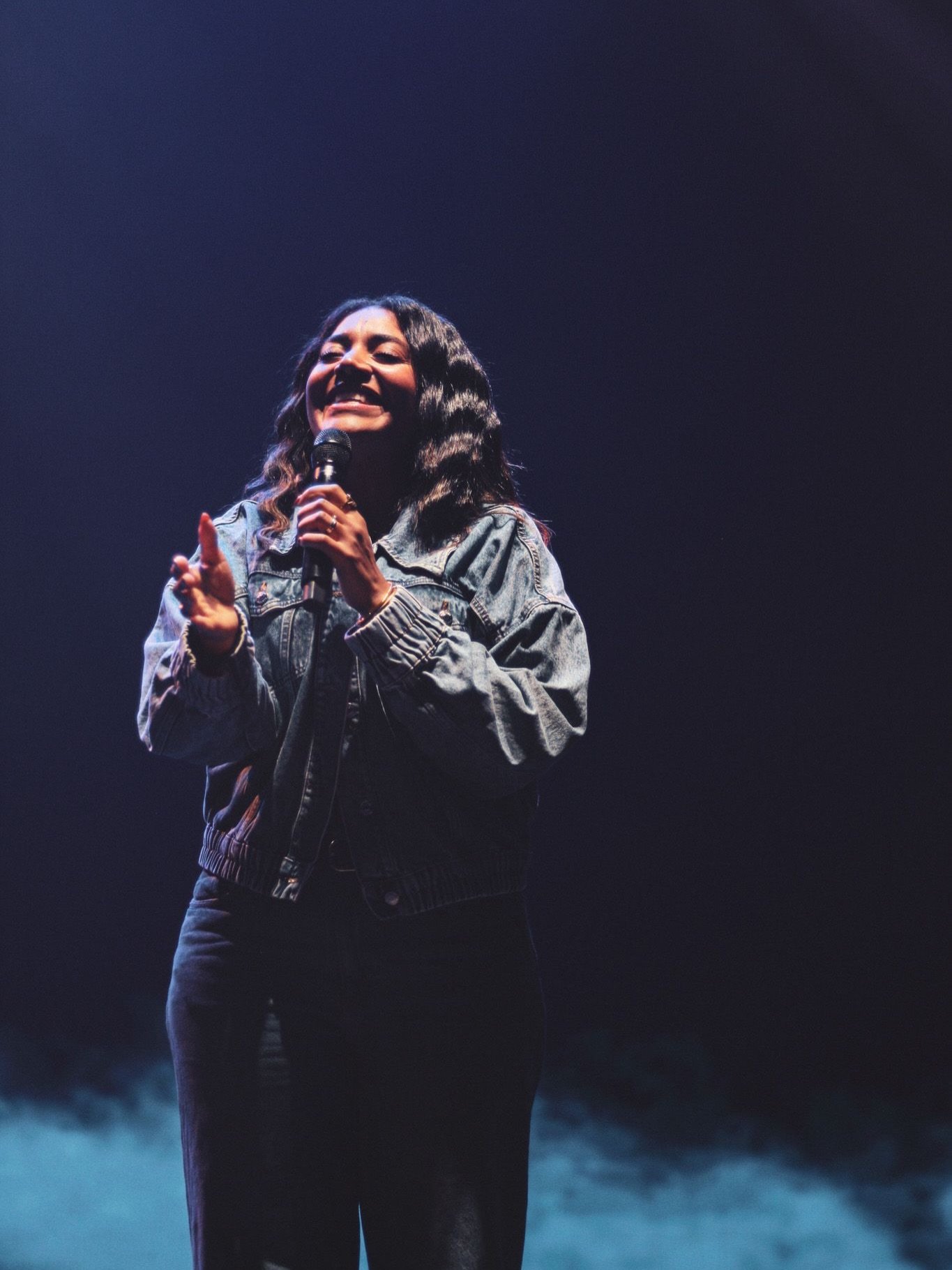 Reconnaissante &agrave; Dieu pour ce beau moment de louange @eglisemlk 🙏🏽

Merci au pasteur @ivancarluer pour la confiance.
Merci &agrave; @pierrenicolas2k pour le super accueil, &agrave; @jiikse avec qui j&rsquo;ai eu la joie de co-leader, et &agr