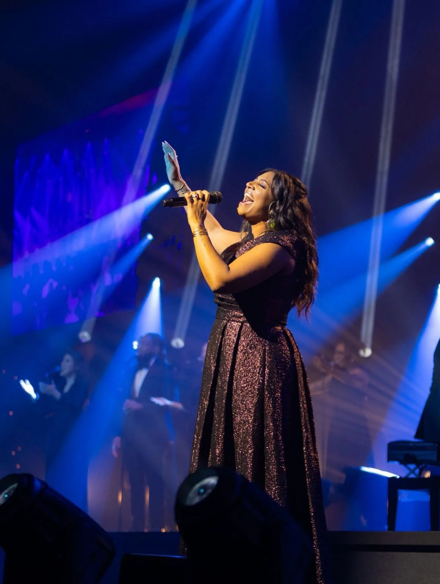 ✨ La Symphonie de No&euml;l ✨

Encore un peu sur mon nuage apr&egrave;s ces concerts 
🎼🎻🎺

Quatre repr&eacute;sentations.
Un orchestre symphonique.
Et surtout J&eacute;sus, au centre. Toujours.

Quelle joie d&rsquo;avoir fait partie de ce projet a