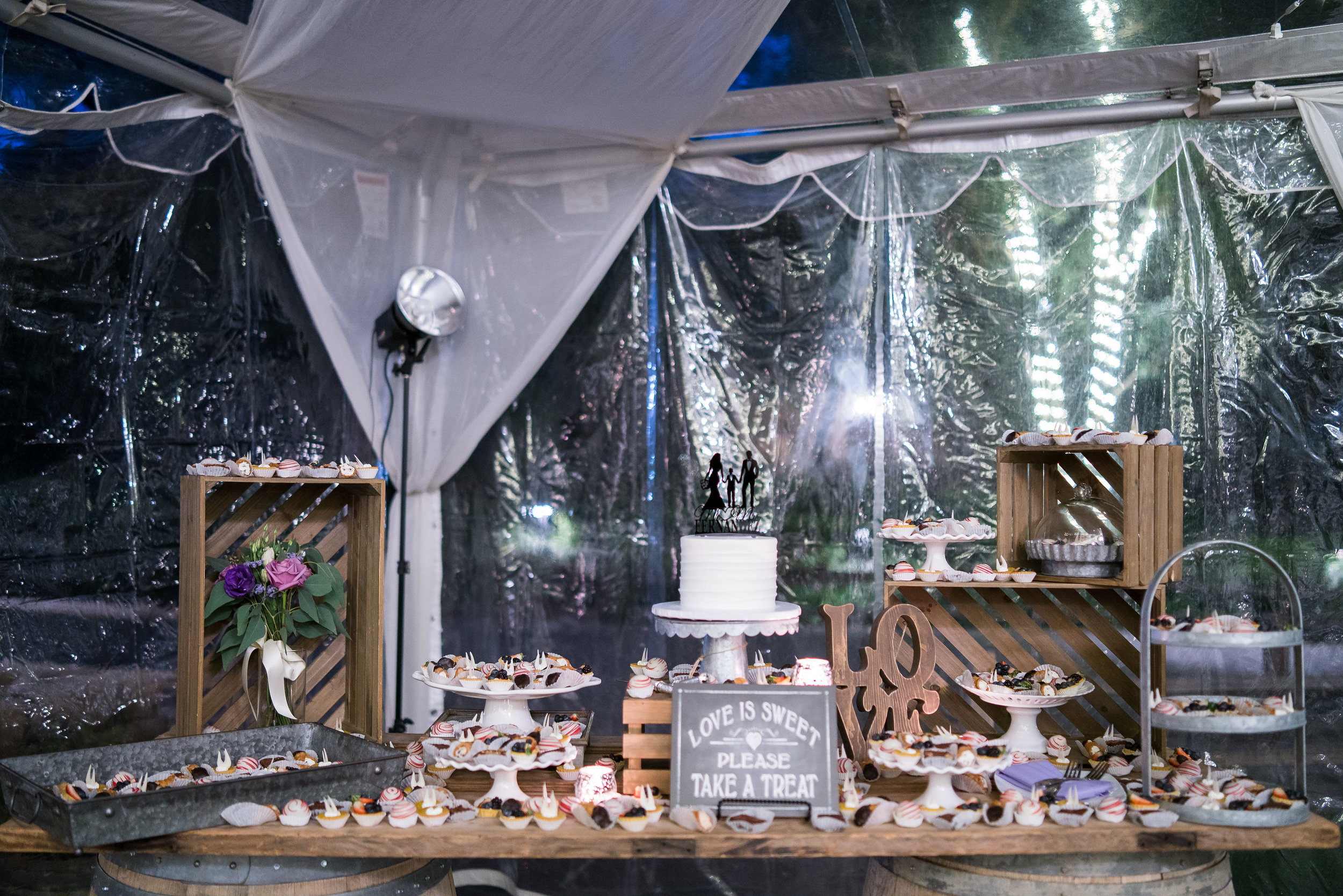 Rustic Dessert Table Set up $60.00