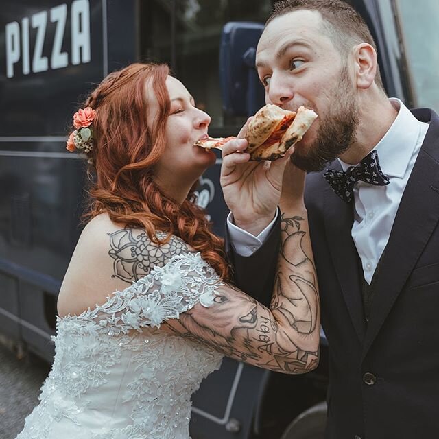 You&rsquo;ve stolen a pizza of my heart 🍕 ⁣⁣
⁣⁣
#pizzapun #cheesypun #foodtruck #weddingcatering #rusticwedding ⁣#funcouple ⁣#sarahandtim #diyweddings ⁣⁣
📷 by @duncanmacaulay.photography