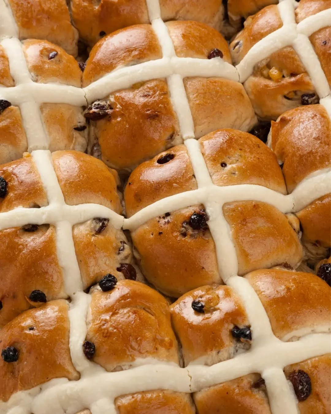 🐣 Easter entertaining? Hop to it.

Yes, hot cross buns are a given but Easter is also the perfect excuse for a long, leisurely lunch celebrating Western Australian produce.

Think comforting autumn soups, citrus-bright salads, a classic leg of WA la