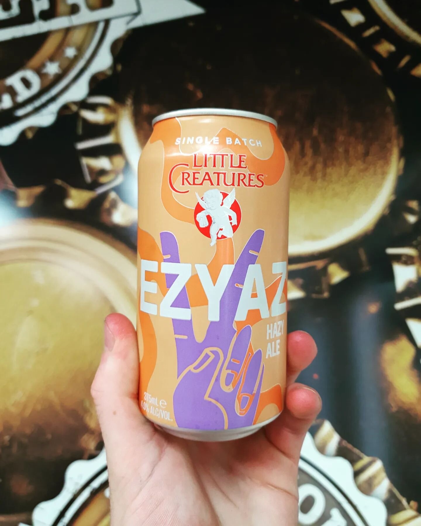 Looking for a tasty drop without the heaviness of an IPA? @littlecreaturesbrewing has you covered with their new release, Ezy Az. A vibrant hazy sitting at only 4% ABV. This tasty beer is light enough to enjoy a few and not be overwhelmed by the weig
