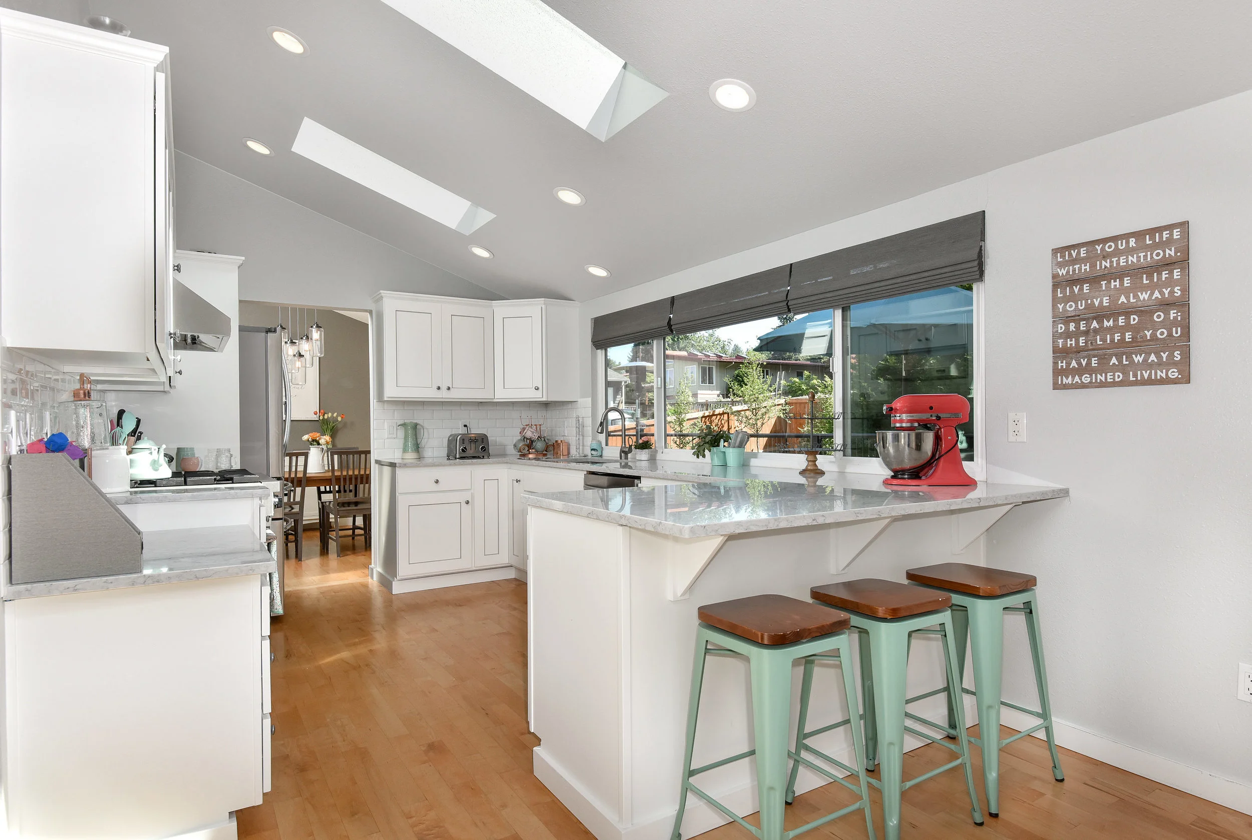 11237 NE 58th Pl Kirkland WA-print-011-28-DENNON 11237MarilisaV 11-2700x1812-300dpi.jpg
