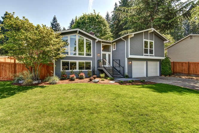 11237 NE 58th Pl Kirkland WA-small-002-43-DENNON 11237MarilisaV 2-666x447-72dpi.jpg