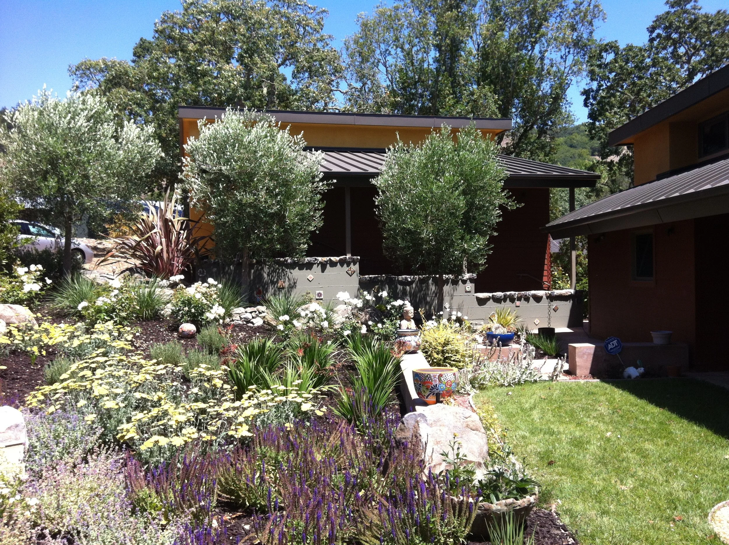  Environmentally sustainable materials and finishes were specified throughout the project. 