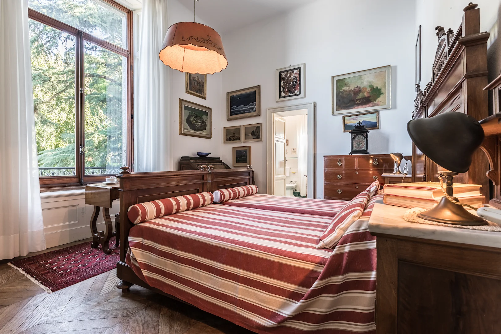 Villa Orlando La Settima Duchessa Bellagio is close to downtown orlando, the international airport and major employers such as walt disney world resort. villa orlando la settima duchessa